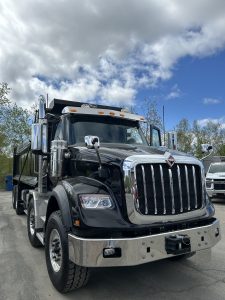 2023 International hx620 Twin steer with bibeau steel - Front (3).jpeg