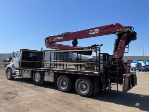 2019 WS 4700 sb cc with steerling lift deck boom - Rear.jpeg