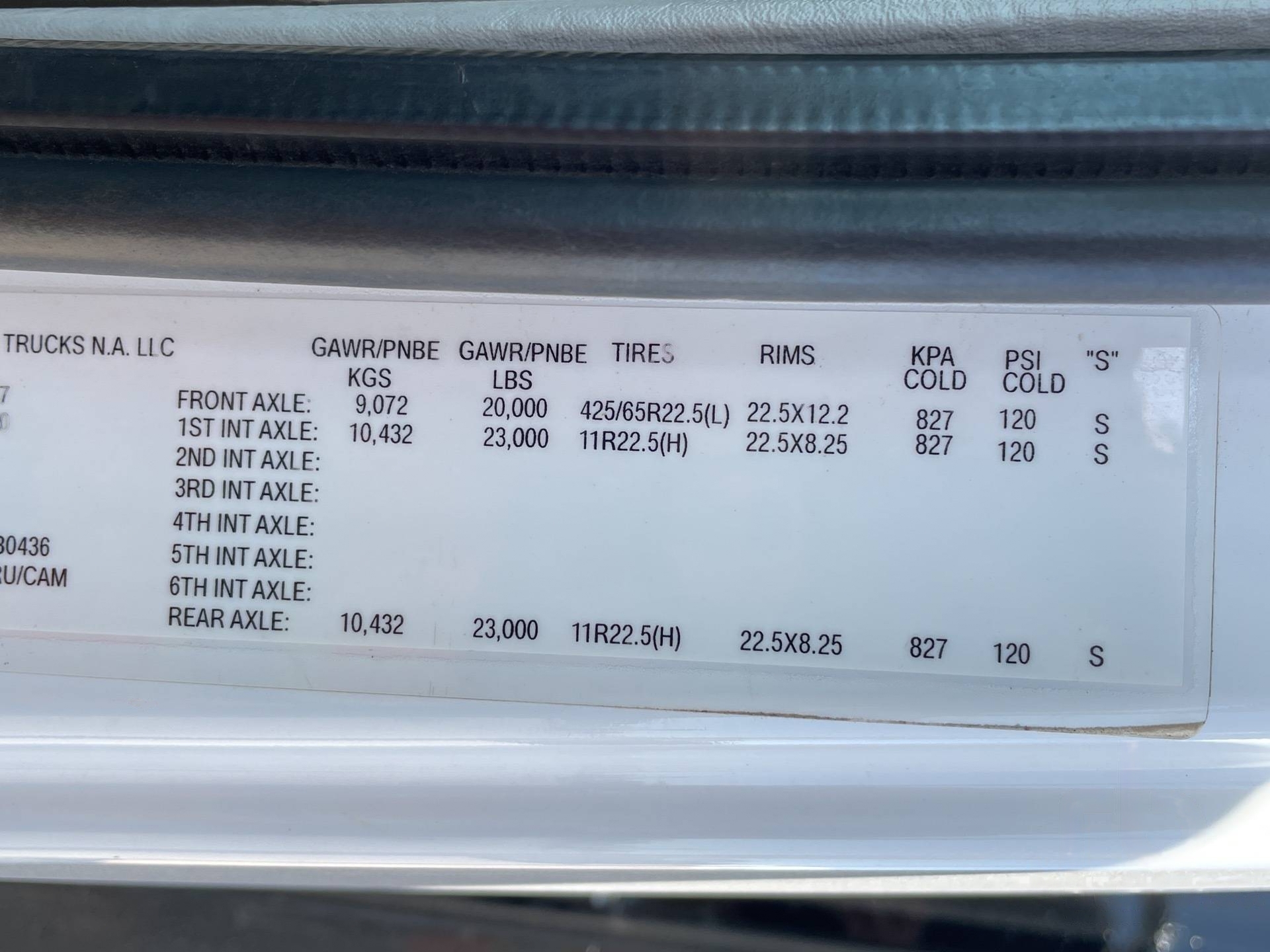 2019 WS 4700 sb cc with steerling lift deck boom - Specs.jpeg