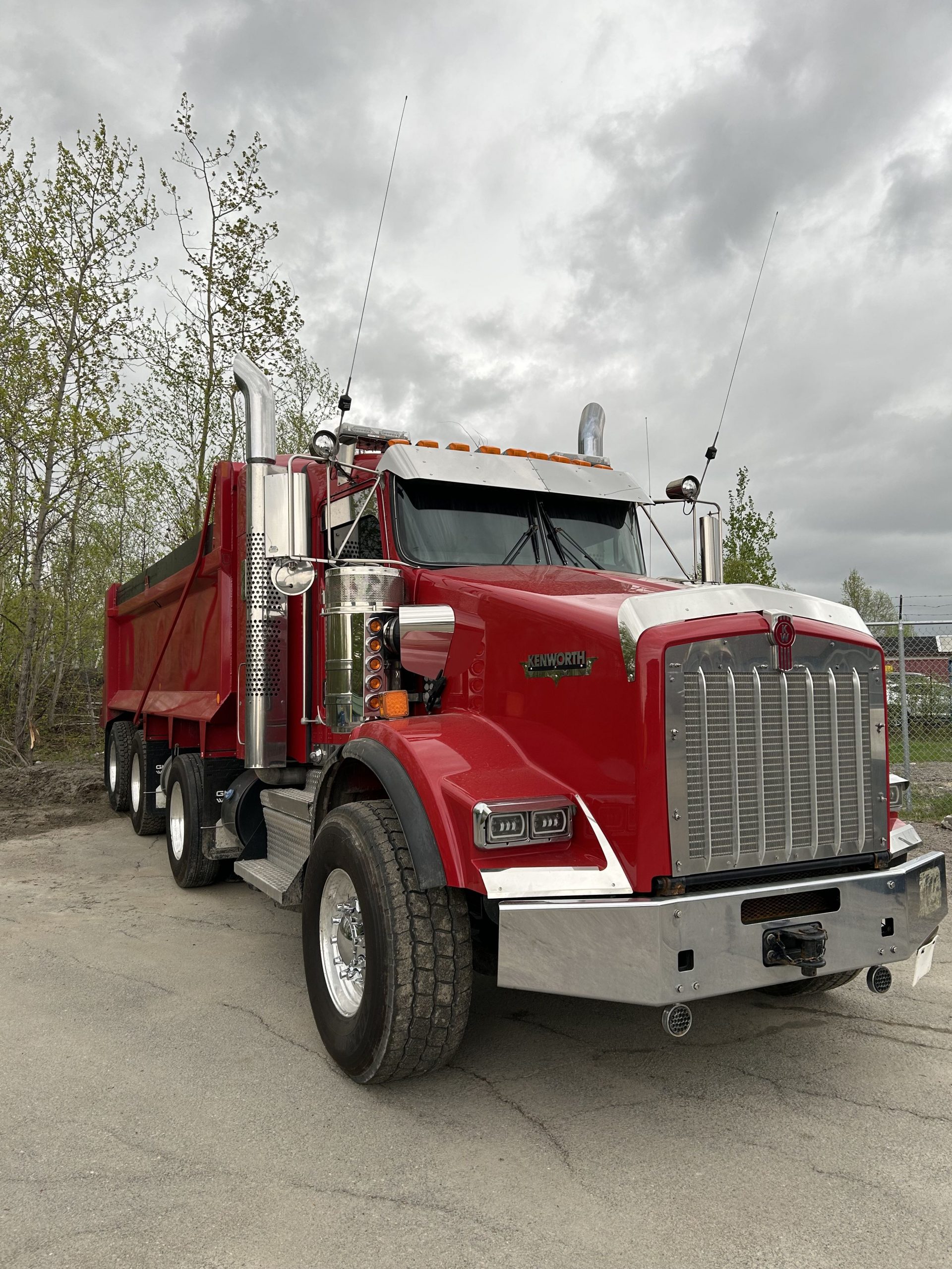 2021 Kenworth - Exterior Passenger Side .jpeg