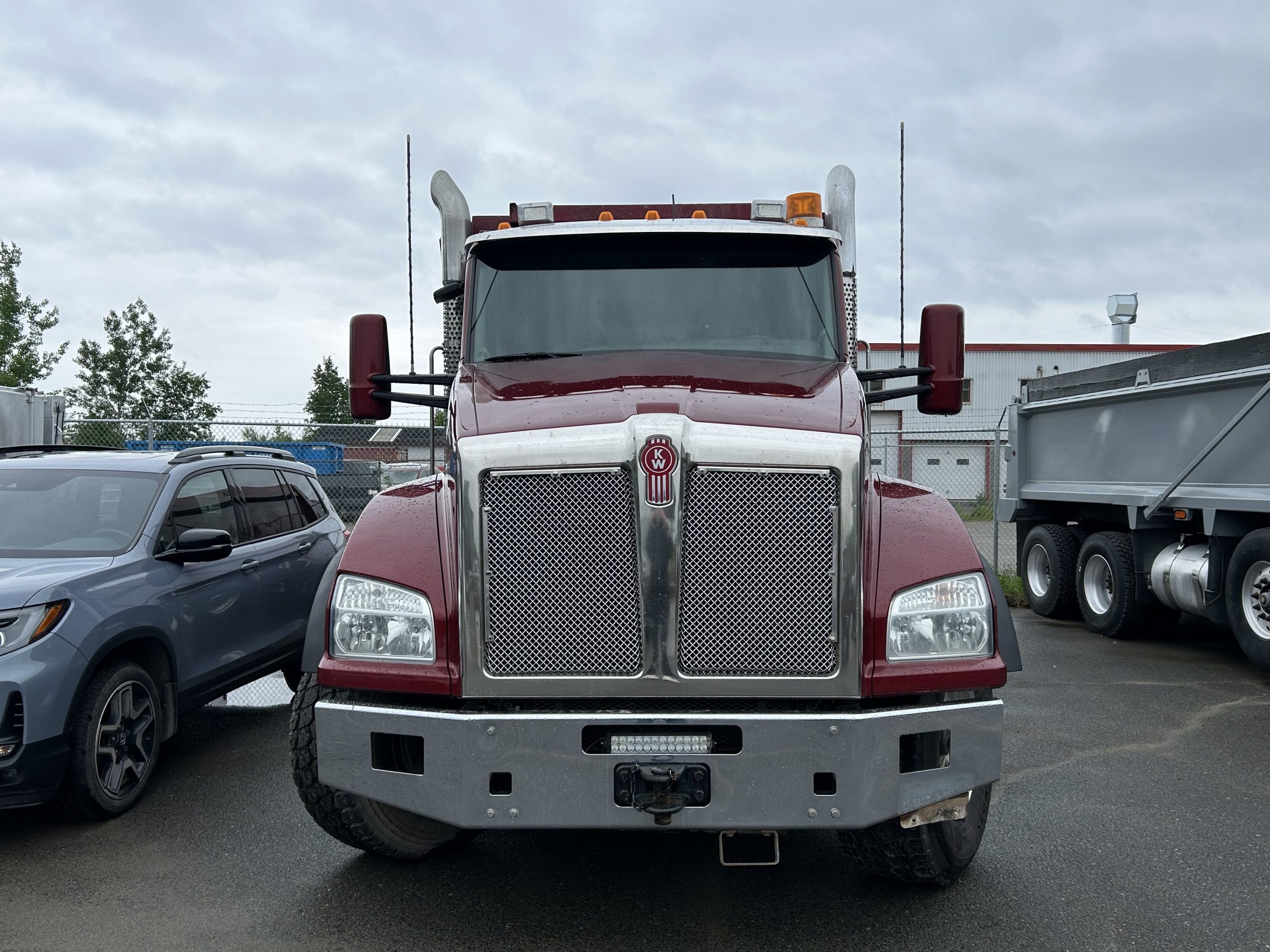 2019 Kenworth T880 - Exterior Front View .jpeg