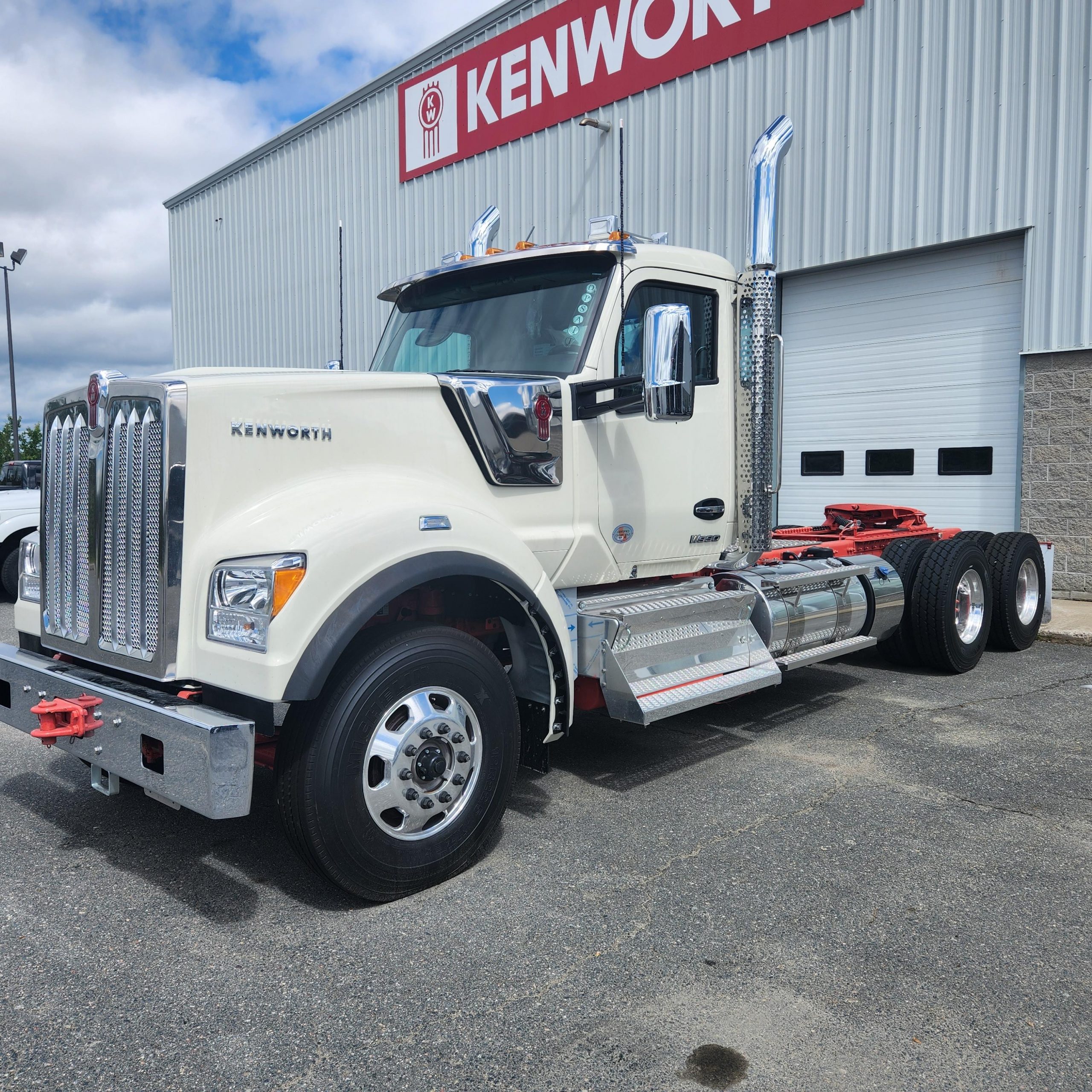 2024 Kenworth W990 I3057 Eagle Equipment