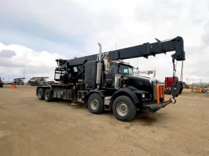 2005 Kenworth T800 Boom - Passenger Side View.jpg