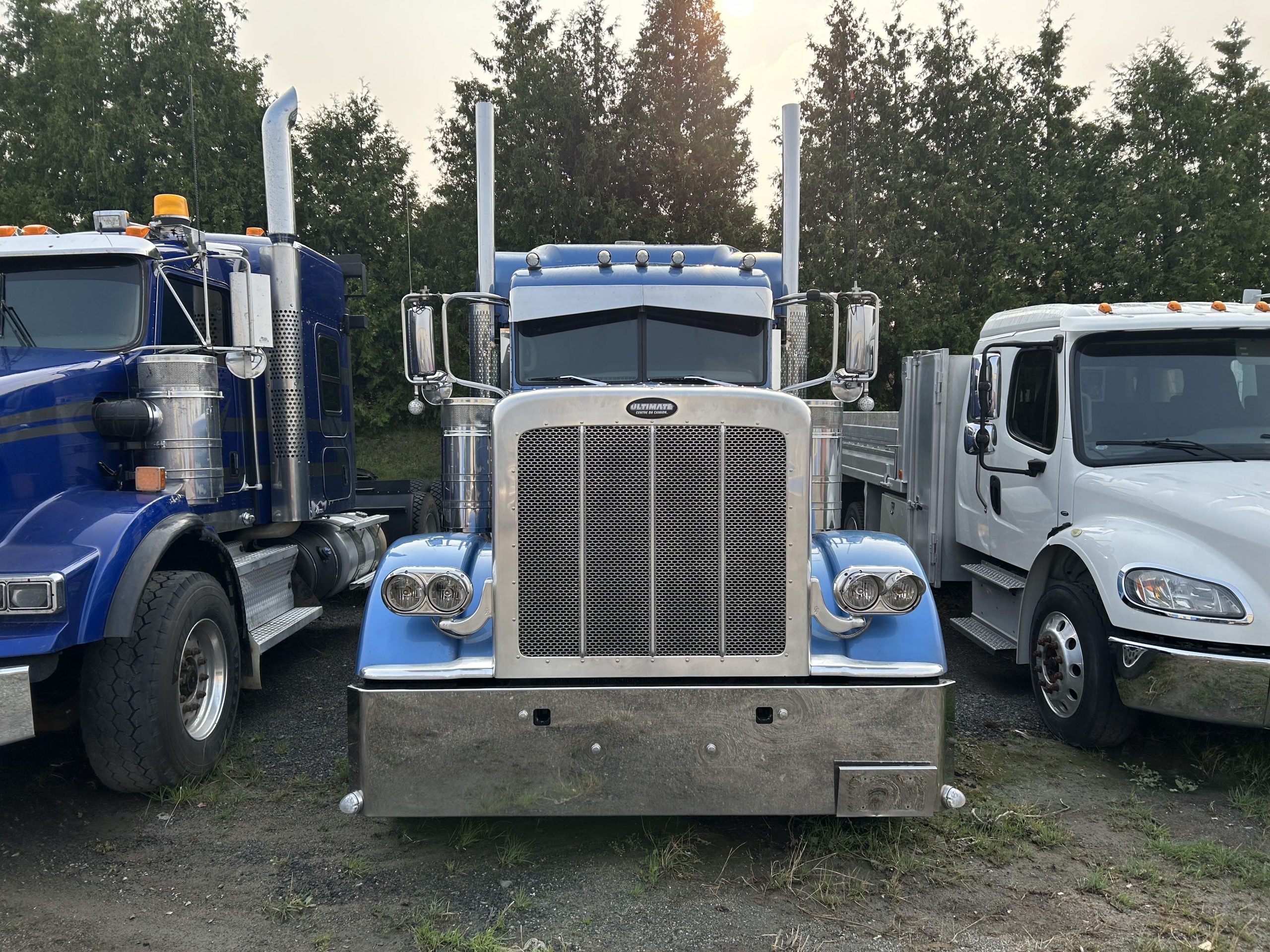 2017 Peterbilt 389 - Front View.jpeg