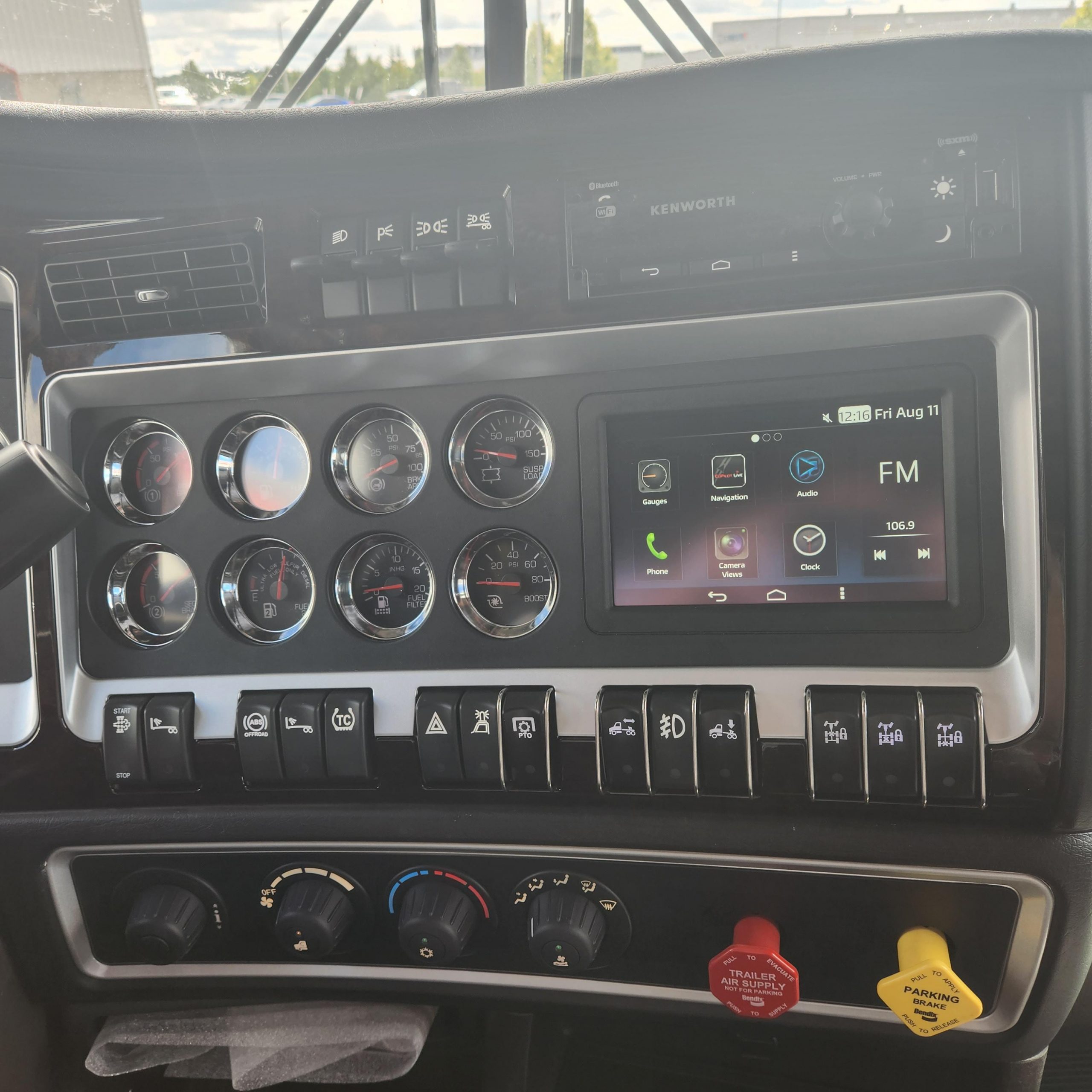 2024 Kenworth W9L - Dash.jpg