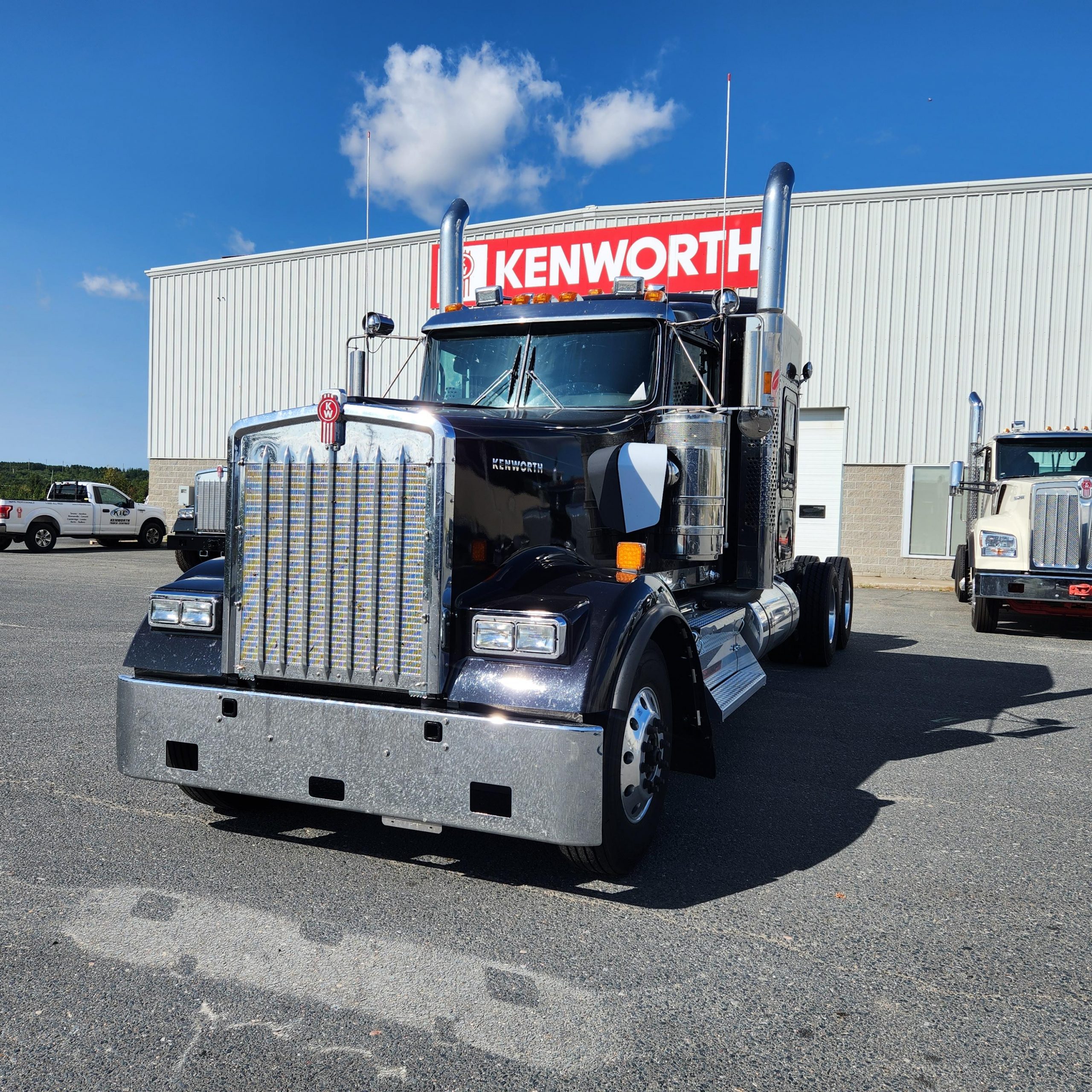 2024 Kenworth W900L Highway Tractor - Grill.jpg