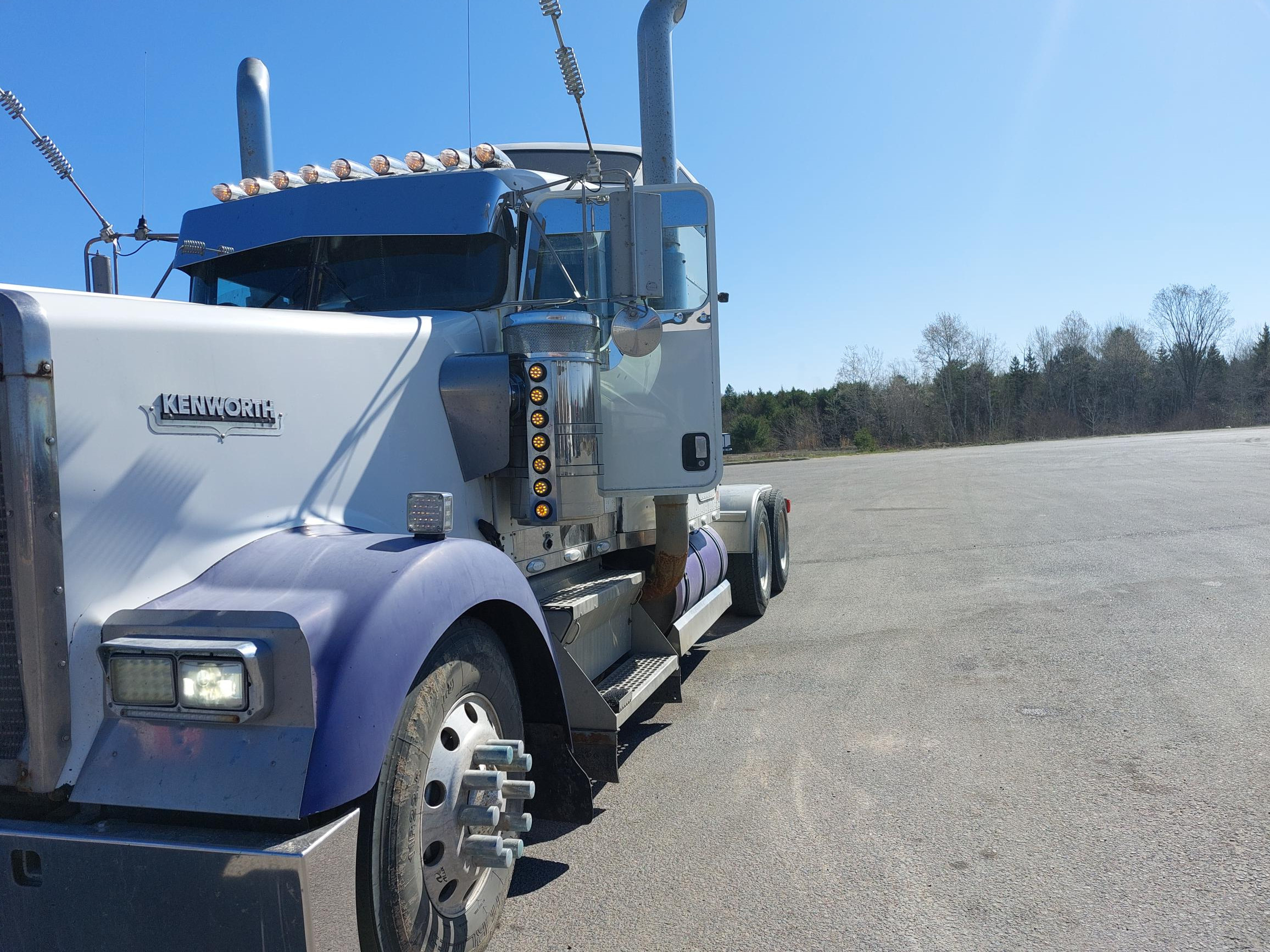 2004 Kenworth W9000 - Front (2).jpg