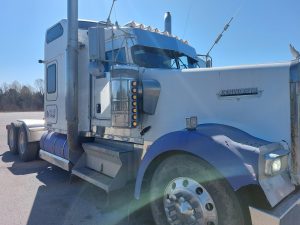 2004 Kenworth W9000 - Side.jpg