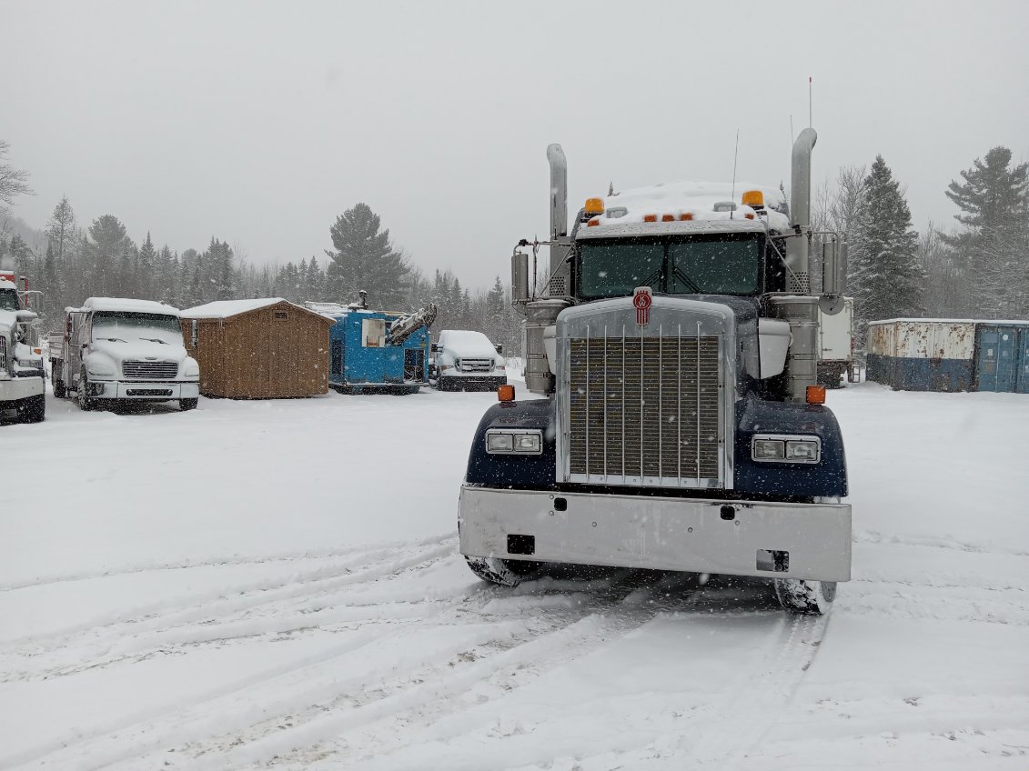 2020 Kenworth W900 - Front Grill.jpg