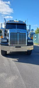 2007 Western Star 4900 Dump Truck - Front Grill.jpg