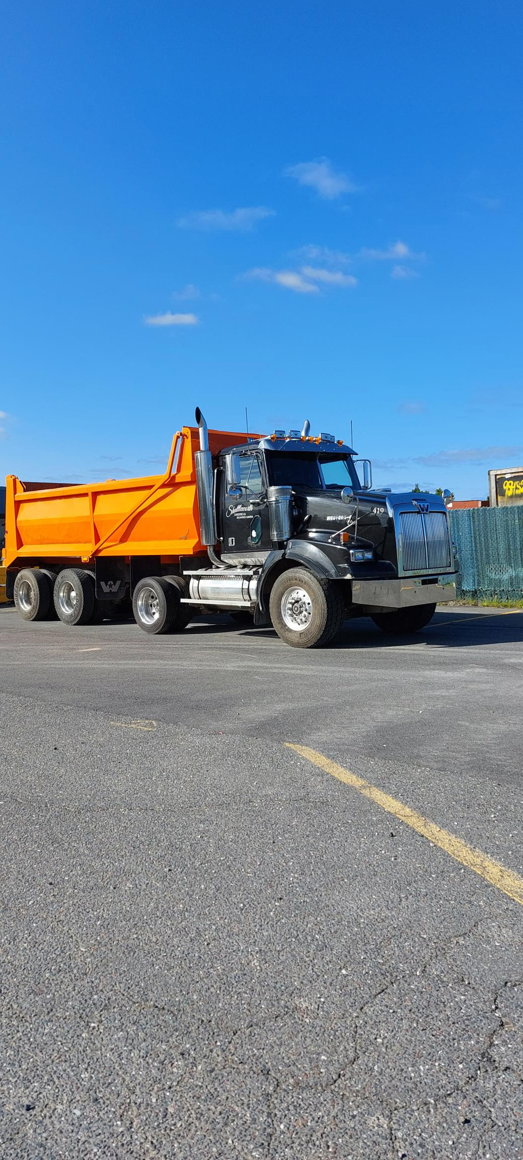 2007 Western Star 4900 Dump Truck - Full Side.jpg