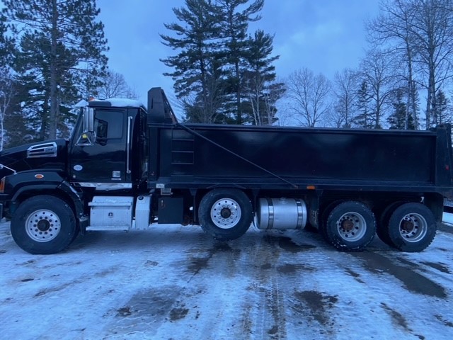 2017 Western Star 4964 Tri-Axle Dump Truck 5KKMAXDV6HPHW2413 pic5.jpg