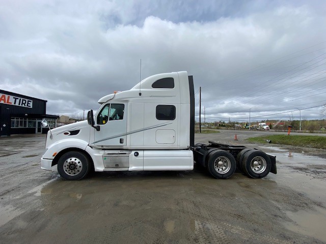 2016 PETERBILT 587 TRUCK - I-3162 - Driver Side.jpg