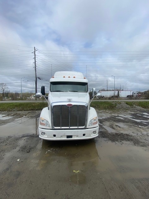 2016 PETERBILT 587 TRUCK - I-3162 - Front.jpg