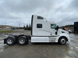 2016 PETERBILT 587 TRUCK - I-3162 - Passenger Side.jpg