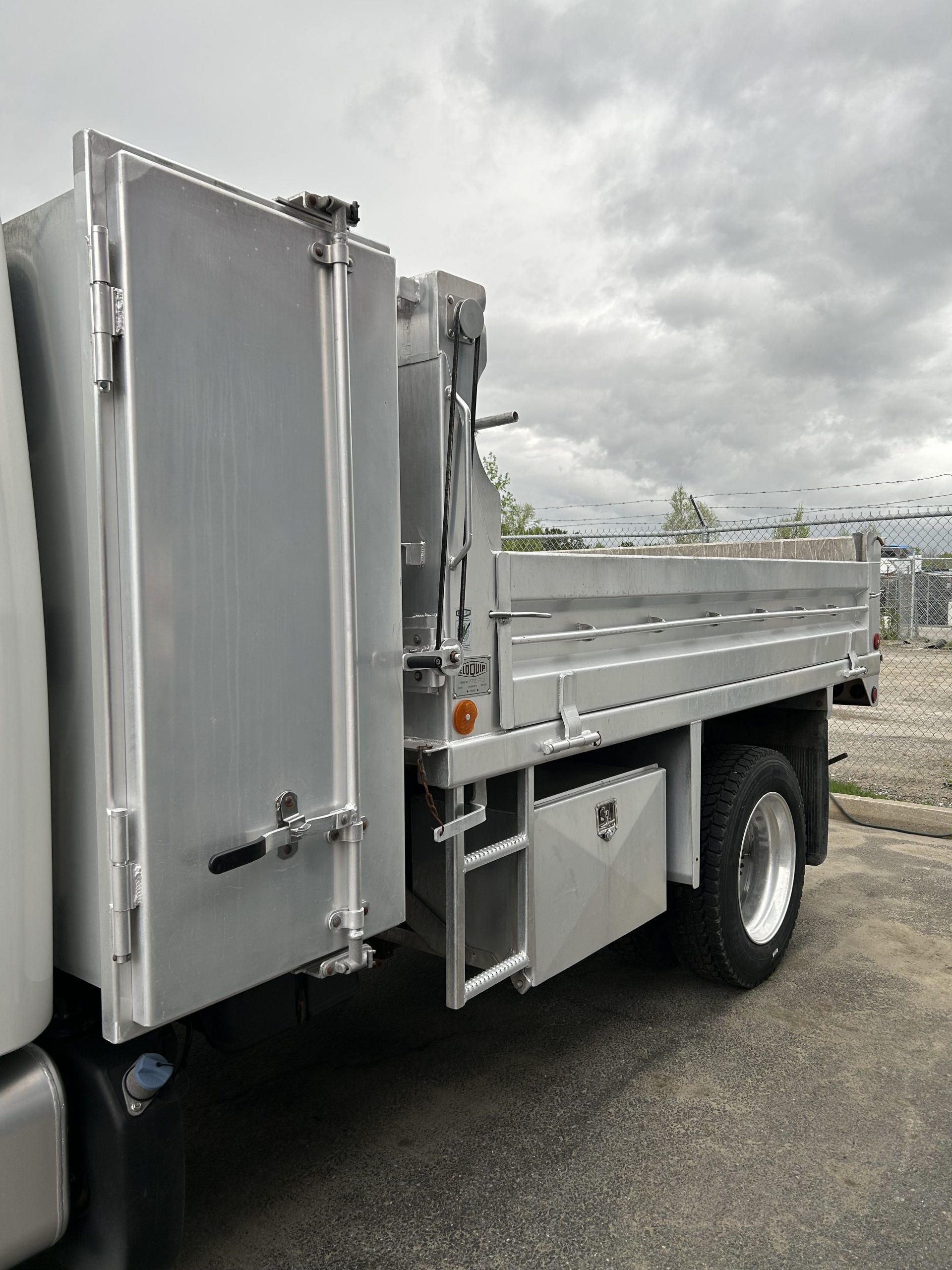 2016 Freightliner - Exterior Side Box View .jpeg