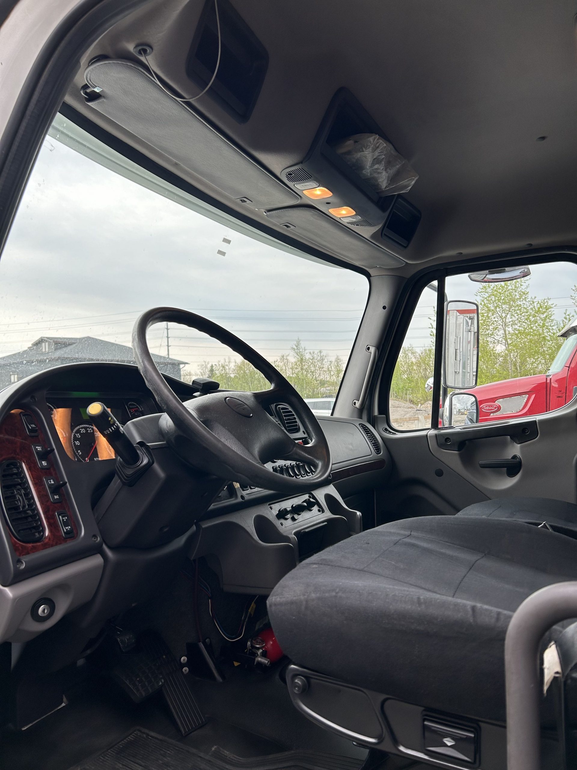 2016 Freightliner - Interior Front Seats.jpeg