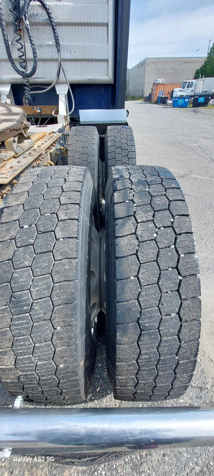 2020 Kenworth W900 - I-3135 - Rear Right Tires.jpg