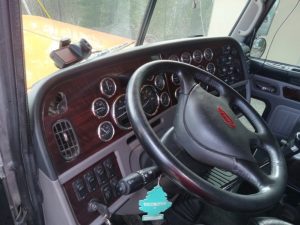 2022 Peterbilt 389 - I-3119 - Dash.jpg